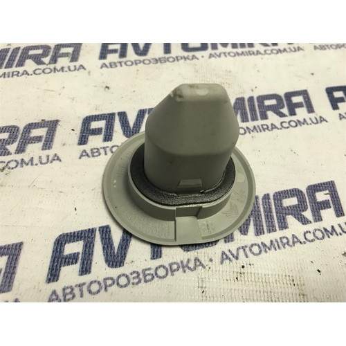 Заглушка салону Peugeot 308 2013-2021 9800236680